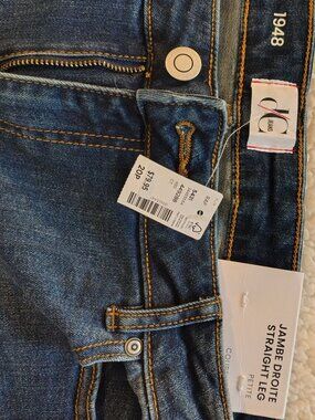 DC 1948 BNWT Straight leg stretchy jeans, size US 20P